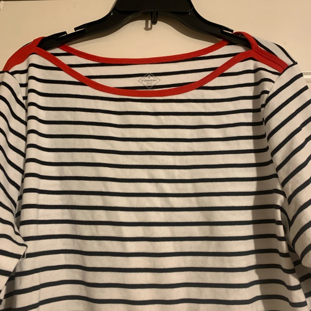 3/4 sleeve striped shirt